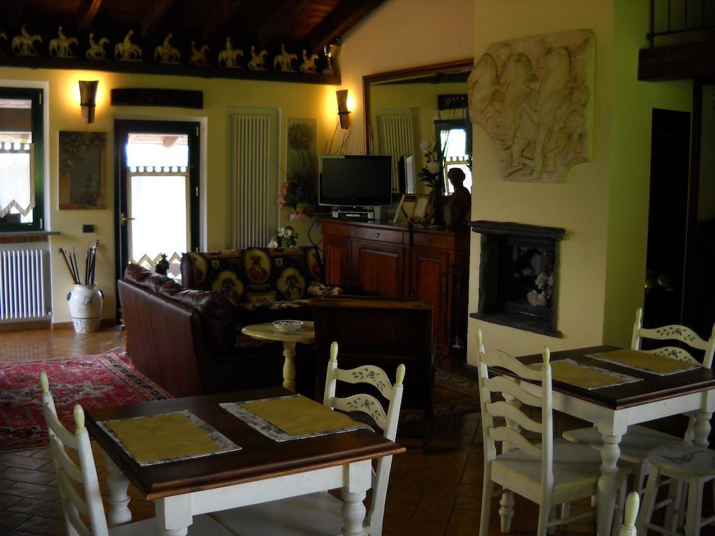 Agriturismo Maiocchi Villa Borgarello Buitenkant foto