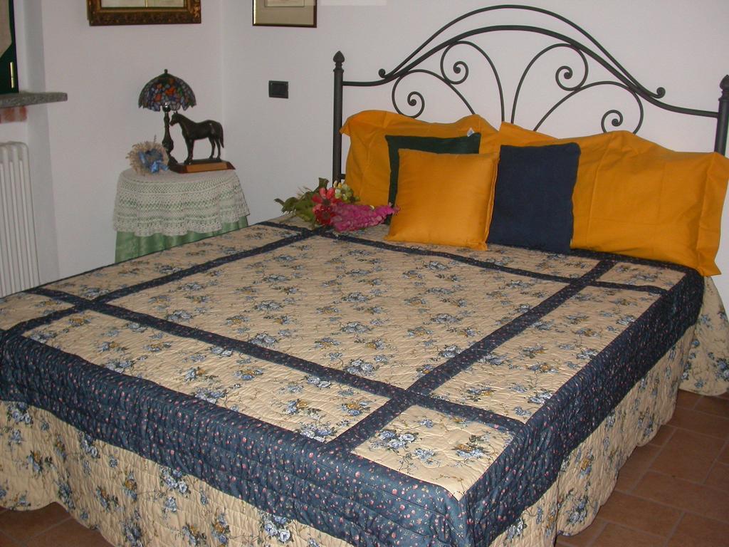 Agriturismo Maiocchi Villa Borgarello Kamer foto