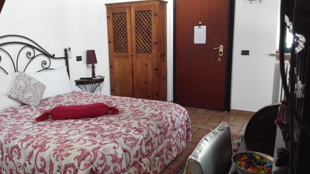 Agriturismo Maiocchi Villa Borgarello Kamer foto